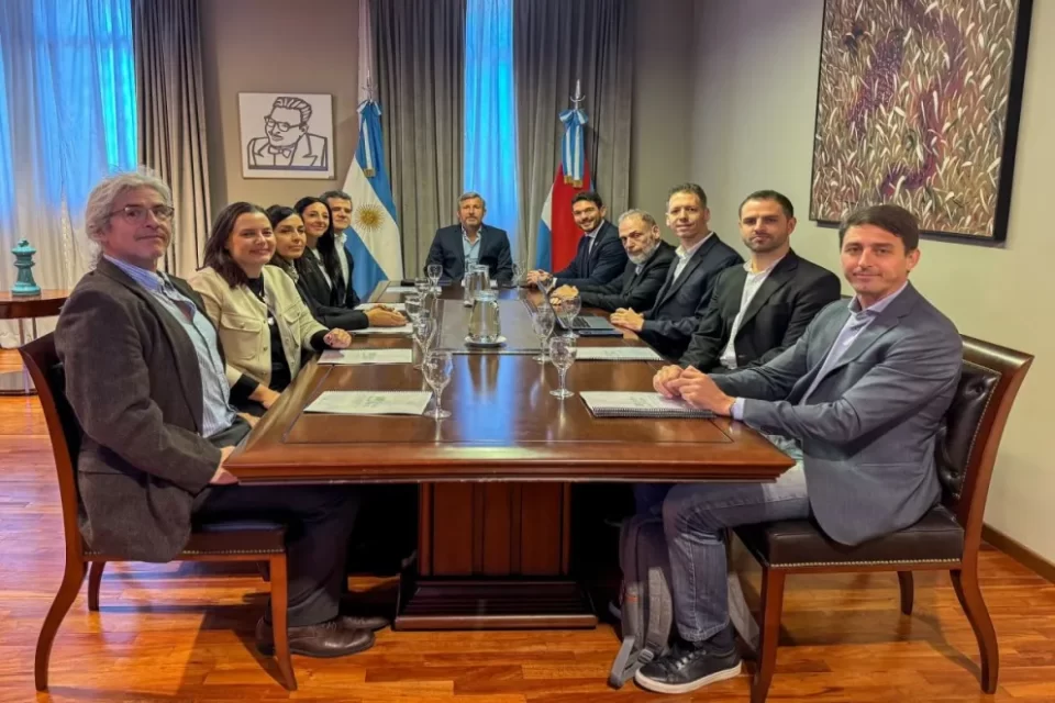 Frigerio presentó el proyecto de ley de Telecomunicaciones de Entre Ríos a empresas prestadoras