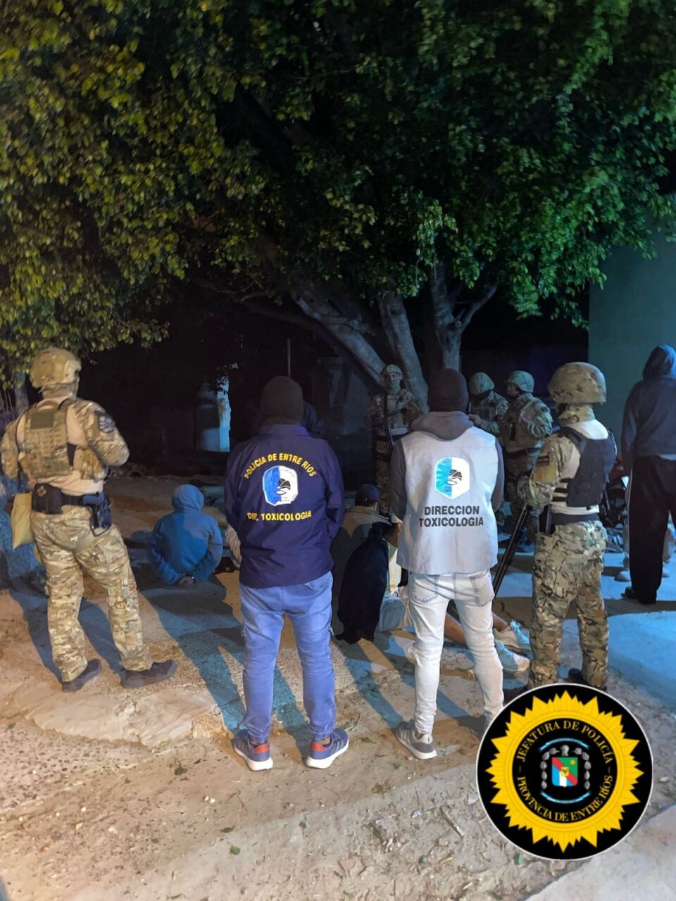La Dirección General de Drogas Peligrosas desplegó un Operativo en el B° Puerto Viejo