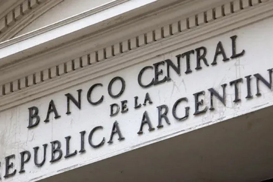 CORRIDA CAMBIARIA Cumbre urgente en el Central para contener el dólar: analizan usar los USD 1.200 millones que giró el BID