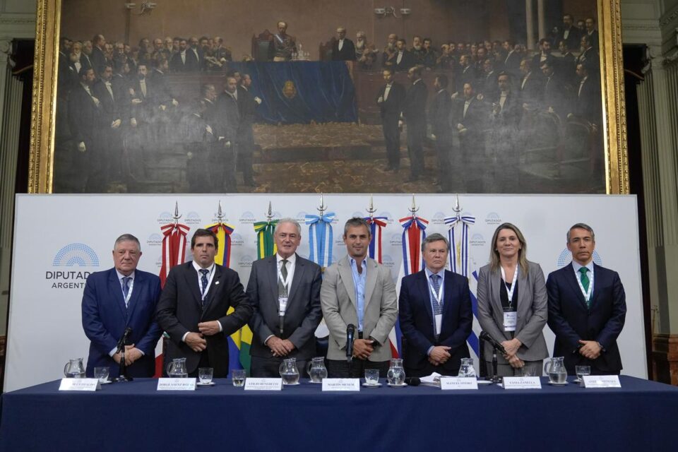 Benedetti encabezó la apertura de la 2º Cumbre Sudamericana Agroglobal: “Sudamérica tiene la oportunidad de alimentar al mundo”