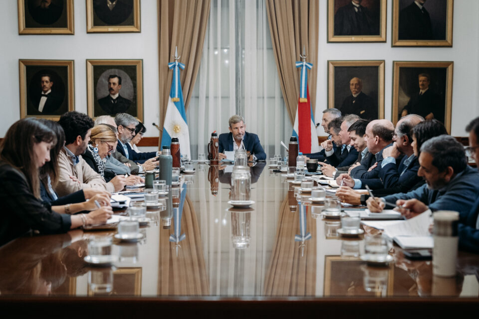 Frigerio encabezó una nueva reunión de gabinete