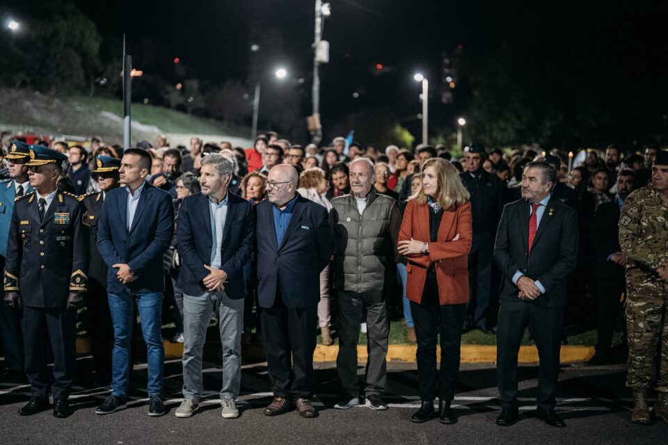 Frigerio estuvo en la vigilia en homenaje a los caídos en Malvinas