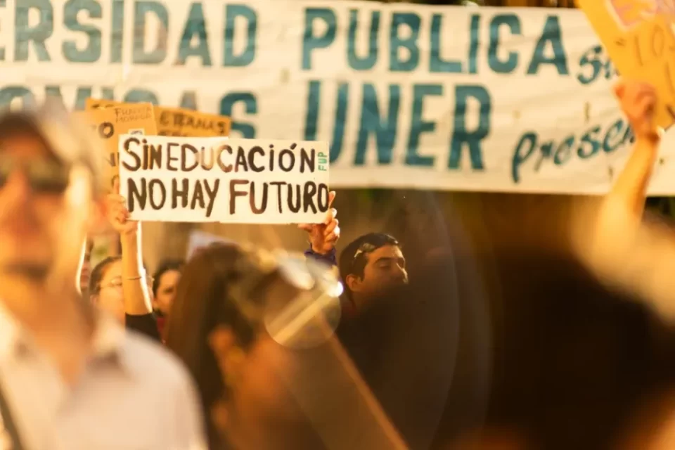 Paran hoy los docentes universitarios en Entre Rios