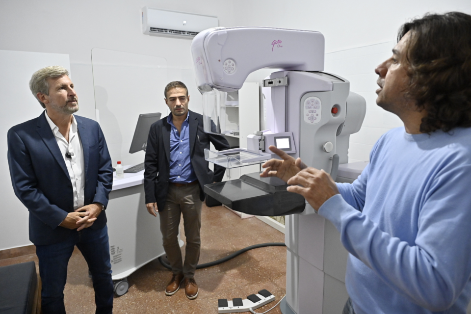 Frigerio inauguró mejoras y equipamiento en la sala de diagnóstico por imágenes del hospital de Colón