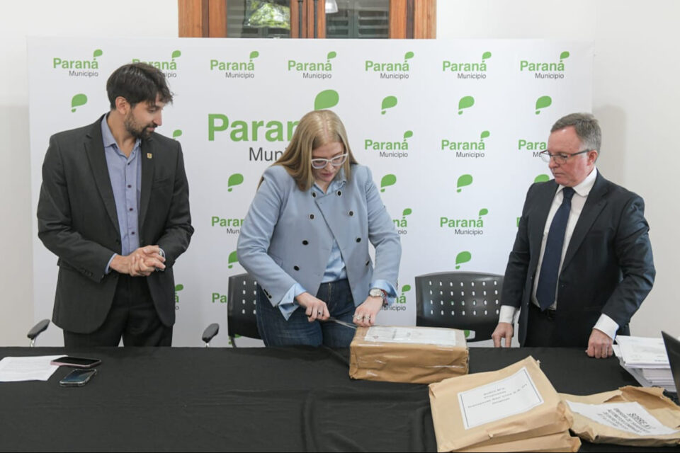 Comenzó el análisis de las ofertas en la licitación del servicio de transporte urbano de pasajeros en Paraná