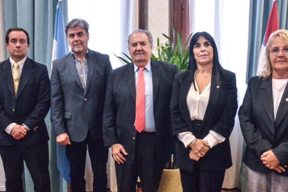 Carubia juró como integrante del Jurado de Enjuiciamiento