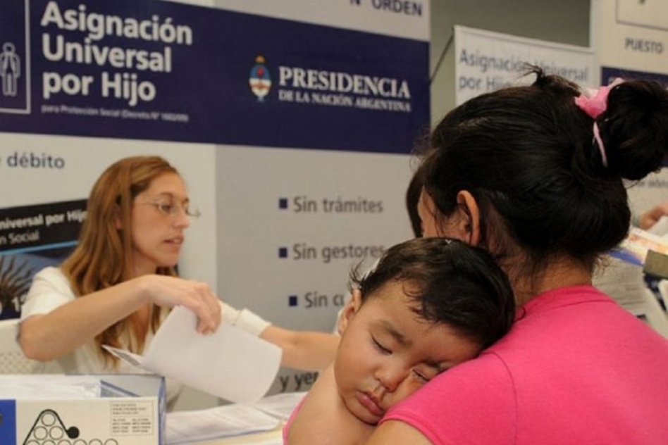 Aumentan los montos de las asignaciones familiares y AUH