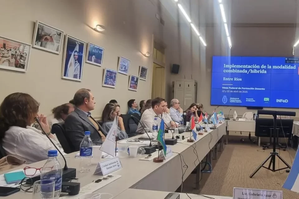 Entre Ríos presentó en Nación la implementación de la modalidad combinada en educación superio