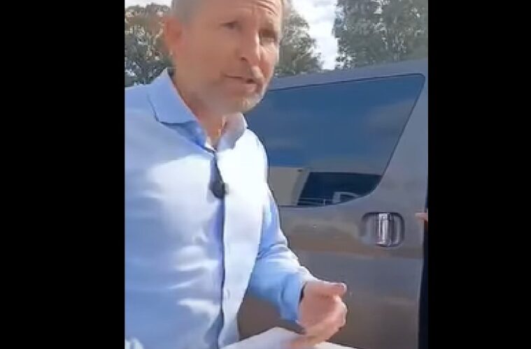 Frigerio: “Vamos a terminar con el oscurantismo, la corrupción, la falta de controles, con el gasto enorme que había con un directorio absurdamente grande. Cada director tenía su chofer, su secretaria, y gastaban millones y millones de pesos”