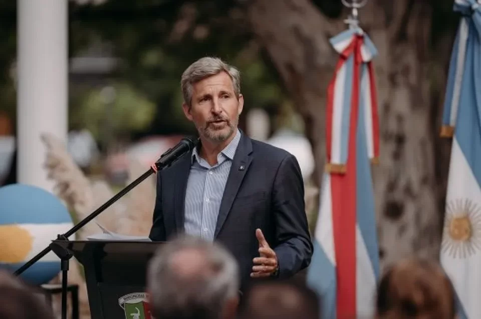 Frigerio cruzó en X a un periodista agropecuario que lo acusó de subir impuestos