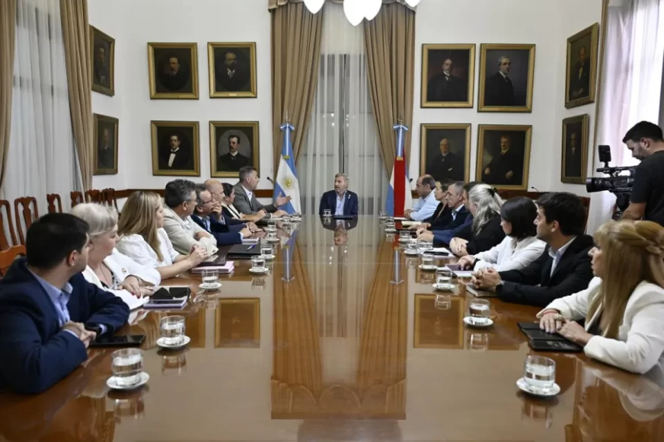 Frigerio analizó prioridades de gestión con diputados de Juntos por Entre Ríos