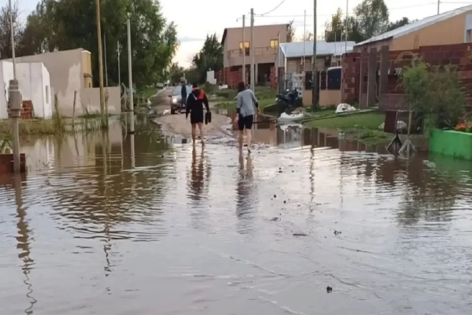 La Municipalidad de Ibicuy prohibió el tránsito pesado por dos caminos vecinales tras intensas lluvias