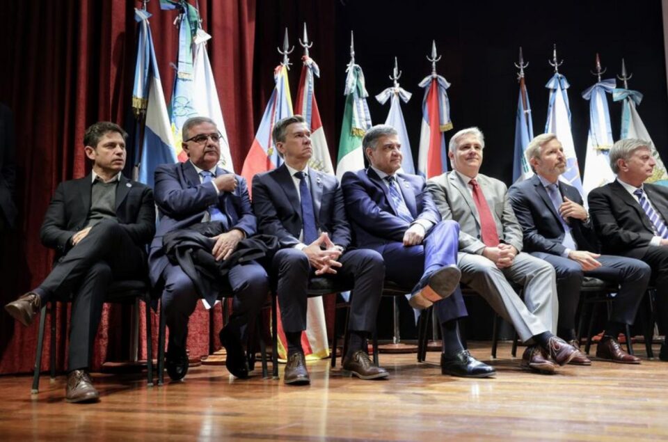 Kicillof estará presente en el encuentro de gobernadores en Paraná