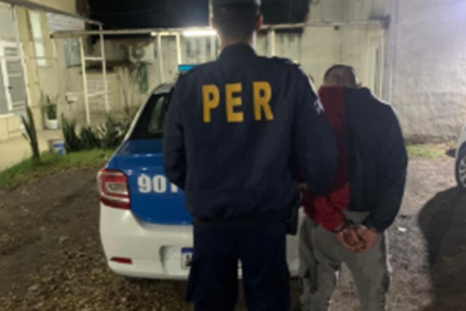 Detenido por violación de arresto domiciliario