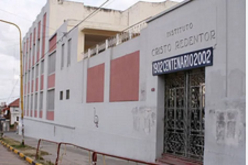 Adolescente fue atropellado cuando cruzaba la calle frente a colegio