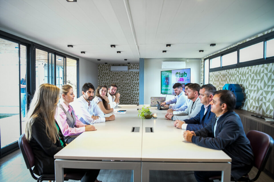 Autoridades universitarias destacaron el lanzamiento del Club Tech