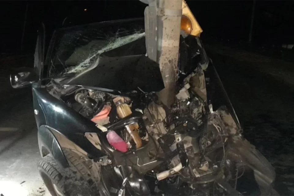 Tragedia en Victoria: un hombre murió tras violento choque contra una columna de alumbrado