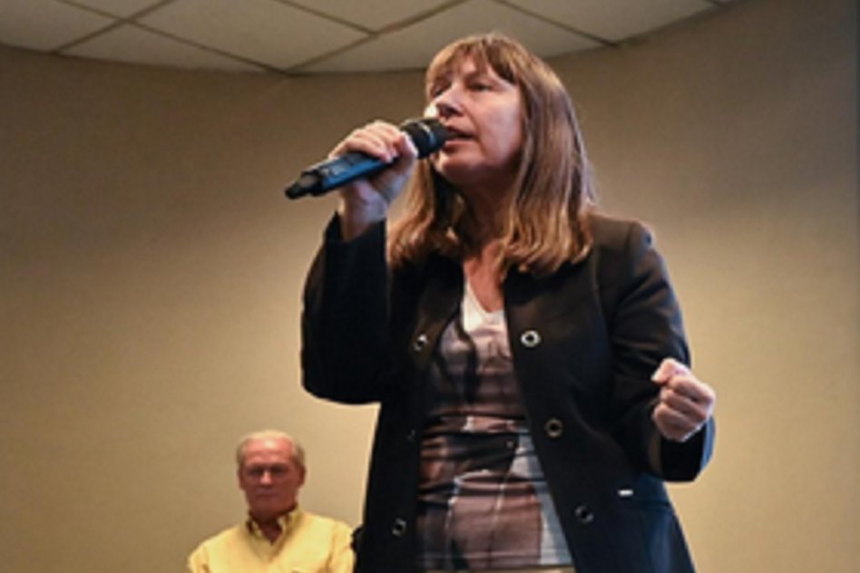 RECLAMOS POR HORAS EXTRAS Domínguez: “Si los funcionarios dicen a la gente que bajen a la asamblea, ¿no será que tienen complicidad con ATE?”