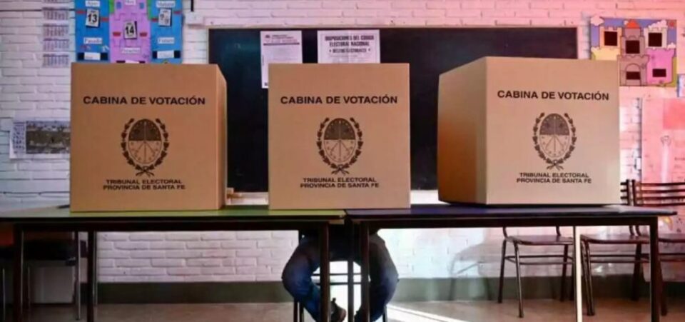SANTA FE NO LO ENTENDERIAS: Un ganador está preso, Otra le ganó el voto en blanco y Un candidato único sacó cero votos