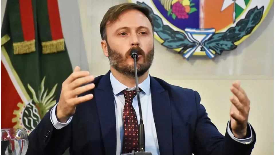 CONCORDIA: Azcué redujo por decreto la cantidad de asesores de los concejales del PJ