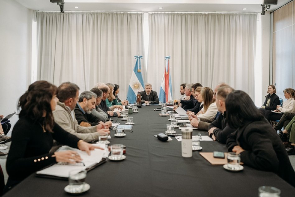 Frigerio presidió una nueva reunión de gabinete centrada en obras y eficiencia del Estado