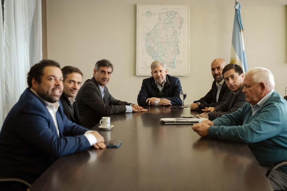 Frigerio impulsa el inicio de gestión de la nueva Obra Social de Entre Ríos