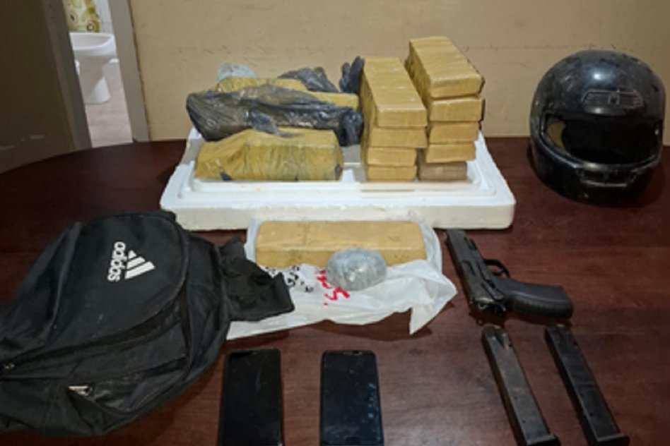 MÚLTIPLES ALLANAMIENTOS EN ENTRE RÍOS: 18 allanamientos en Paraná y Diamante, 11 detenidos y secuestro de 10 kilos de drogas y arma