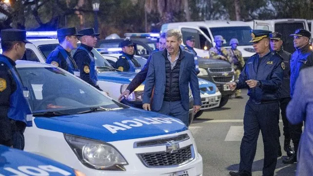 Rogelio Frigerio presentó vehículos para reforzar la seguridad y el servicio penitenciario