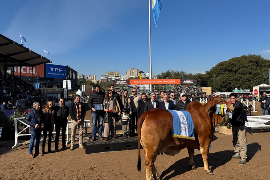 Frigerio estuvo en la Exposición Rural y dialogó con productores y expositores
