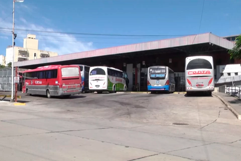 La Municipalidad de Paraná intimó a las empresas de transporte urbano por la interrupción del servicio