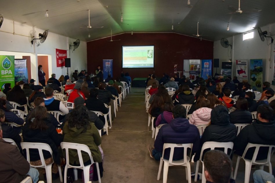 Productores y asesores técnicos se capacitan en manejo de residuos