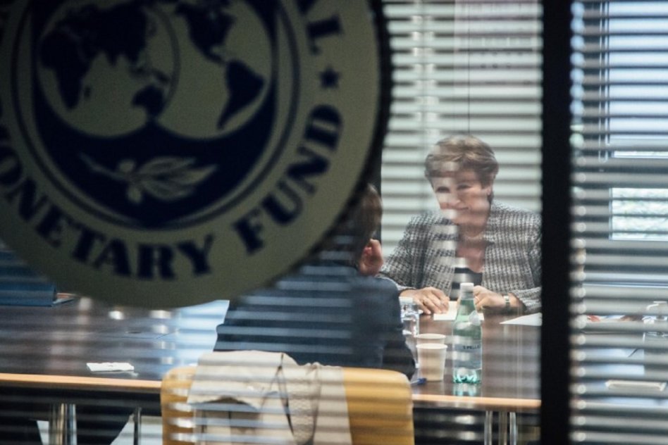 PIDIÓ MÁS FLEXIBILIDAD CAMBIARIA El FMI le liberó a Milei el desembolso de USD 2.000 millones aunque «falló» en el objetivo de reservas