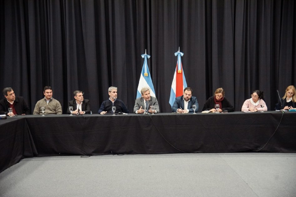 Frigerio se reunió con autoridades educativas departamentales para fortalecer el sistema escolar