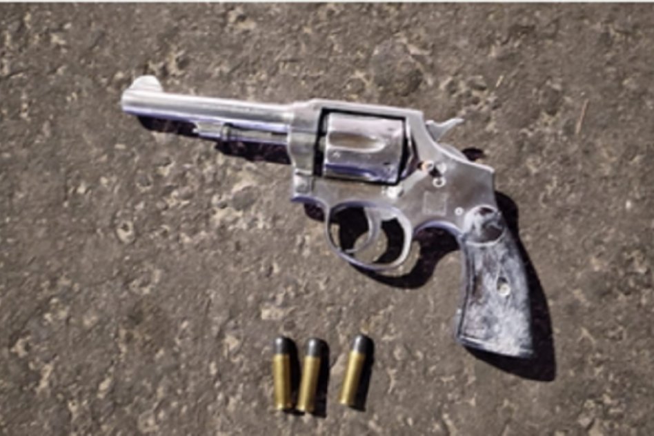 COMISARÍA 16 Gresca en una «pintada». Un menor estaba armado