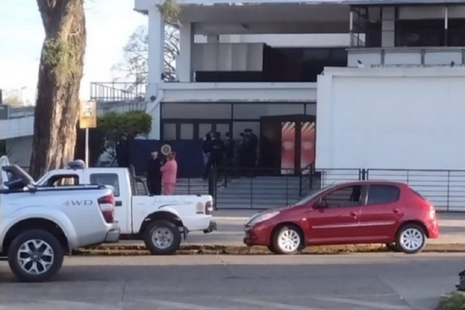 MUERTE NATURAL Hombre murió frente a una sala de juegos de Paraná
