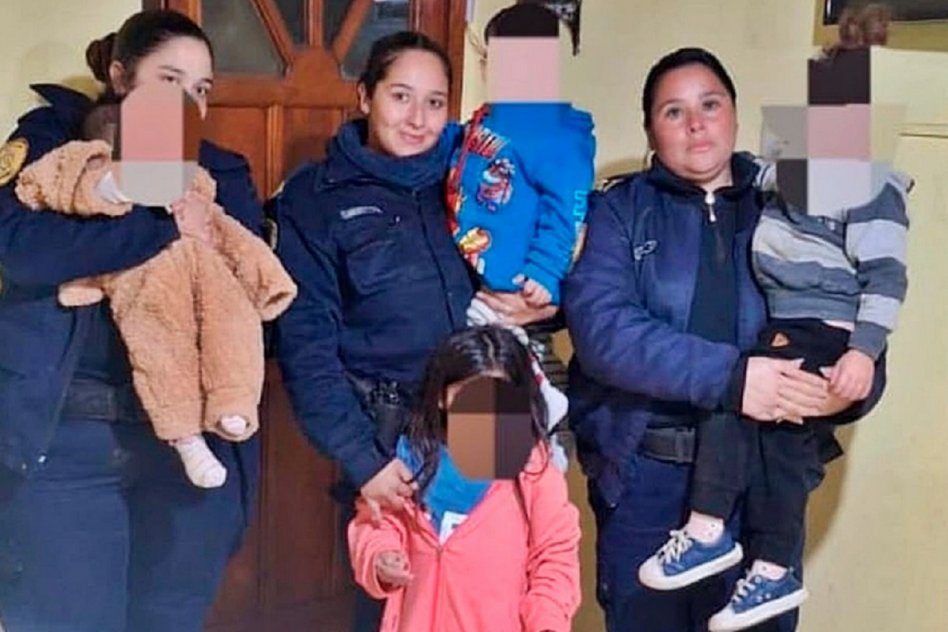 CONCORDIA Rescatan a cuatro niños de entre 1 y 6 años que estaban en malas condiciones y solos en una casa