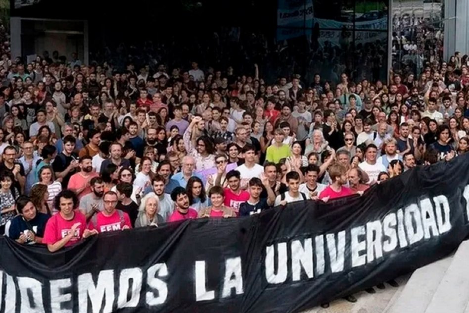 Otro cachetazo para el Gobierno: el Senado dictaminó el proyecto de financiamiento universitario