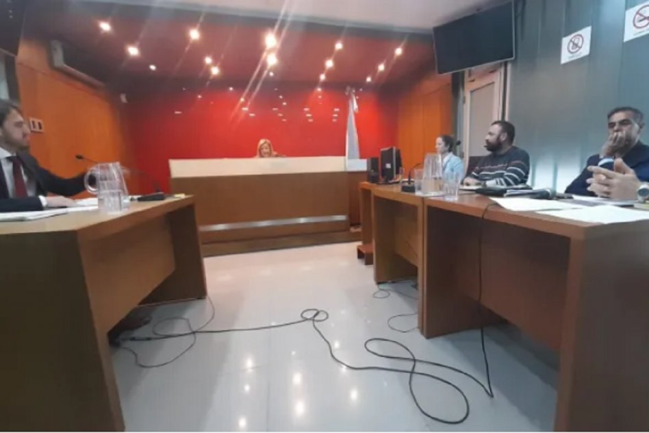 ADICIONALES EN LA POLICIA “No se puede ir a la pesca”: jueza frenó intento de Fiscalía de abrir celulares en una causa por Peculado