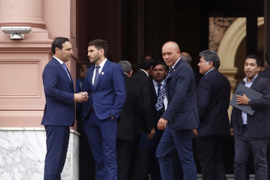 PROVINCIAS UNIDAS Los gobernadores desafían a Milei con una foto y rechazan sumarse al gobierno
