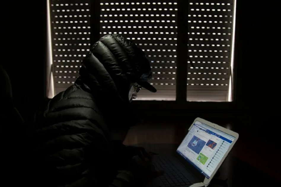 Estudiante va a juicio por crear imágenes sexuales de sus compañeras usando IA