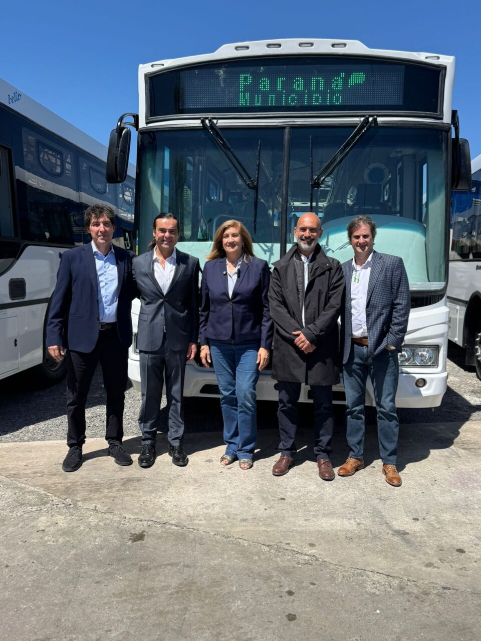 La Intendenta recorrió la planta en Buenos Aires donde se ponen a puntos las 77 unidades que prestarán el servicio en Paraná