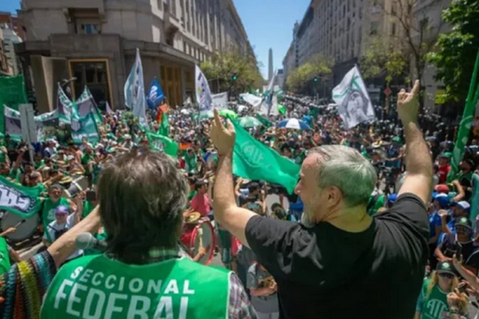 Con movilización a la secretaría de trabajo ATE convocó a un paro nacional el 19 de noviembre contra la reforma laboral