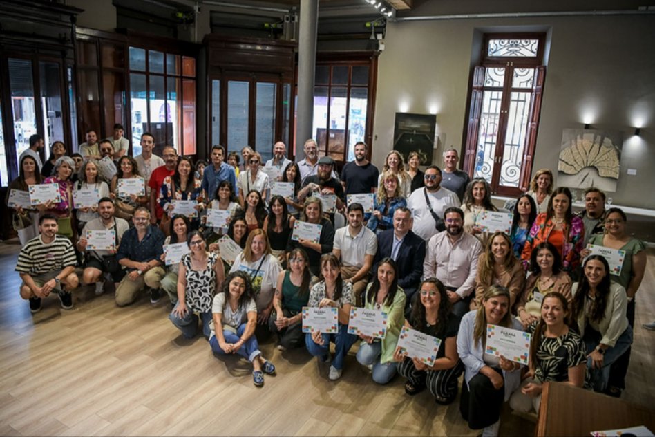 Rumbo a la Diseña Paraná: entregaron certificados a emprendedores