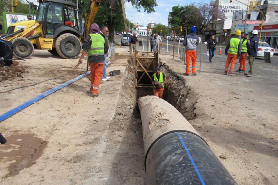CORTES Y DESVIOS Última etapa de la obra para mejorar el servicio de agua potable a la zona oeste