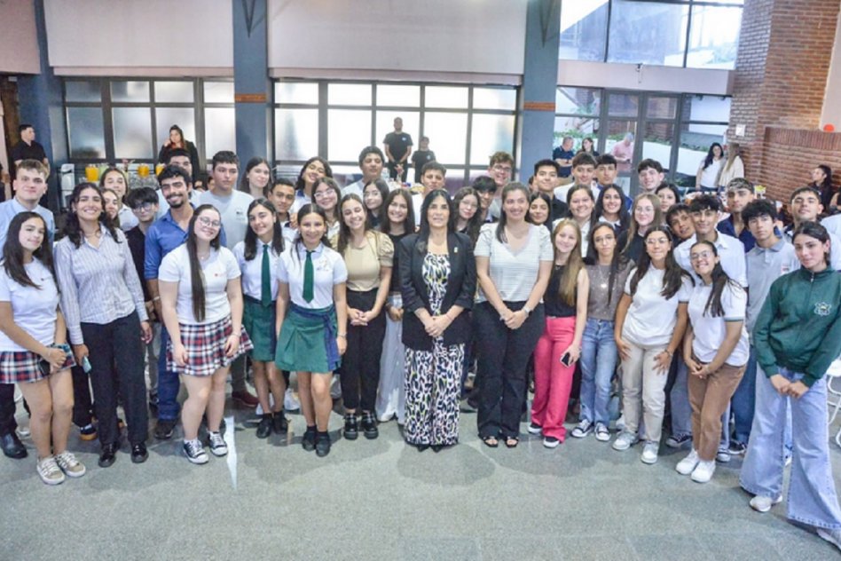 La vicegobernadora se reunió con senadores juveniles