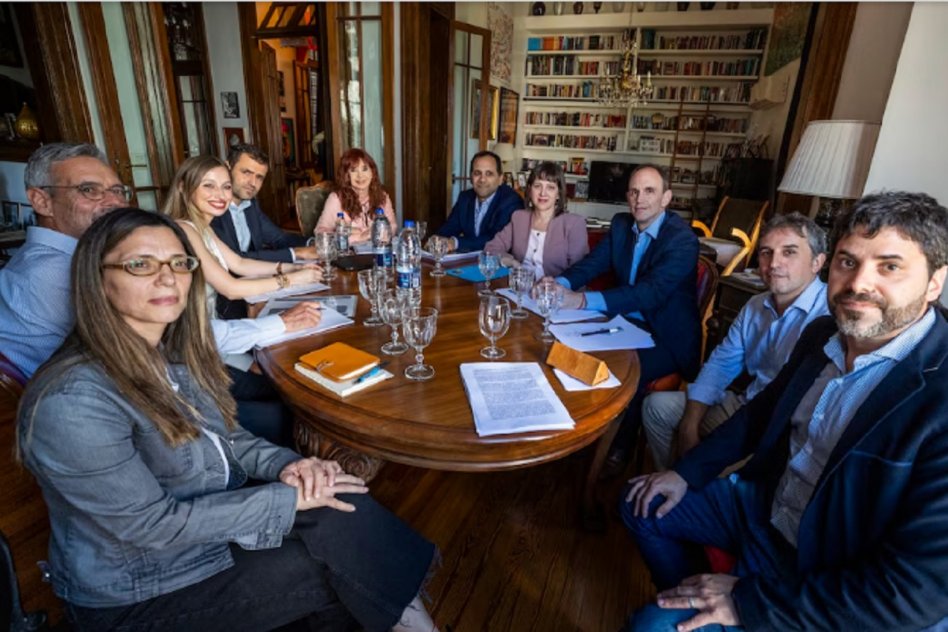 La Justicia impuso restricciones al régimen de visitas de CFK y advirtió que podrían quitarle la prisión domiciliaria