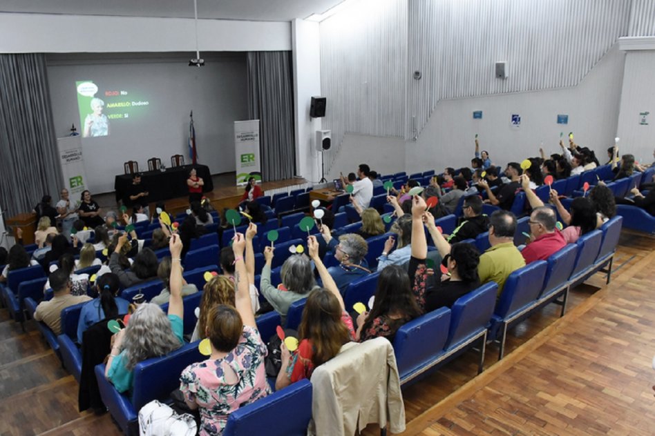 Entre Ríos forma a empleados públicos en buen trato hacia las personas mayores