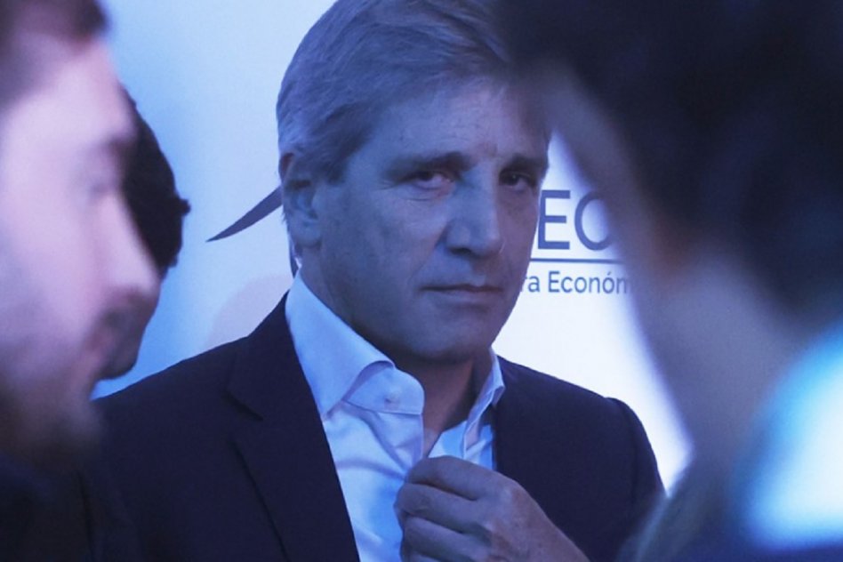 DEUDA La suba de la inflación agrava el problema de la deuda en pesos y Caputo enfrenta otro vencimiento grande