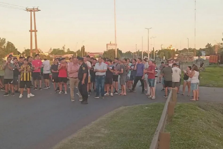 profundizarán medidas de protesta Trabajadores de la avícola Tres Arroyos reclaman el pago del aguinaldo