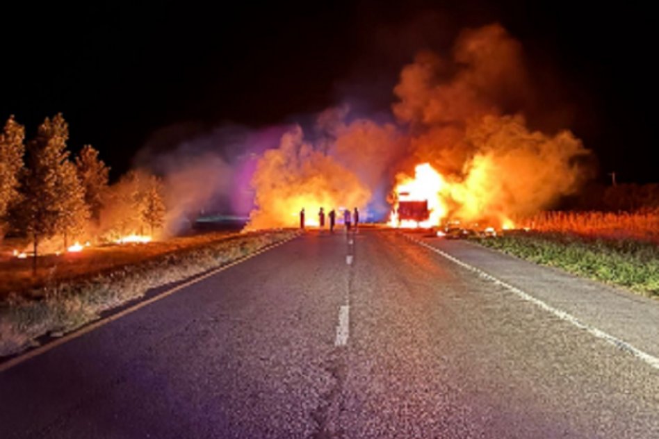 Ruta Nacional 14: Camión se incendió totalmente y el fuego afectó la vegetación del lugar